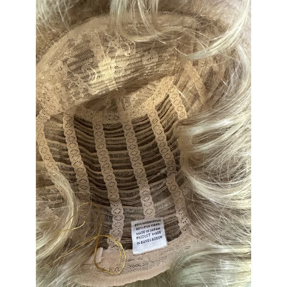 Paula Young Wig In Box Beth Color 14/88A  Great Condition